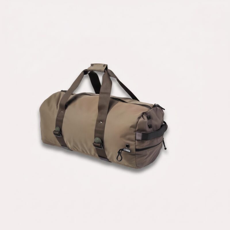 duffelbag med rummeligt design, bærehanke og justerbare remme til rejse, træning og weekend - Main product image